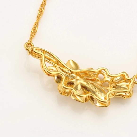 Flower Pendant Necklace 18k Gold Plated - Picture 4 of 6